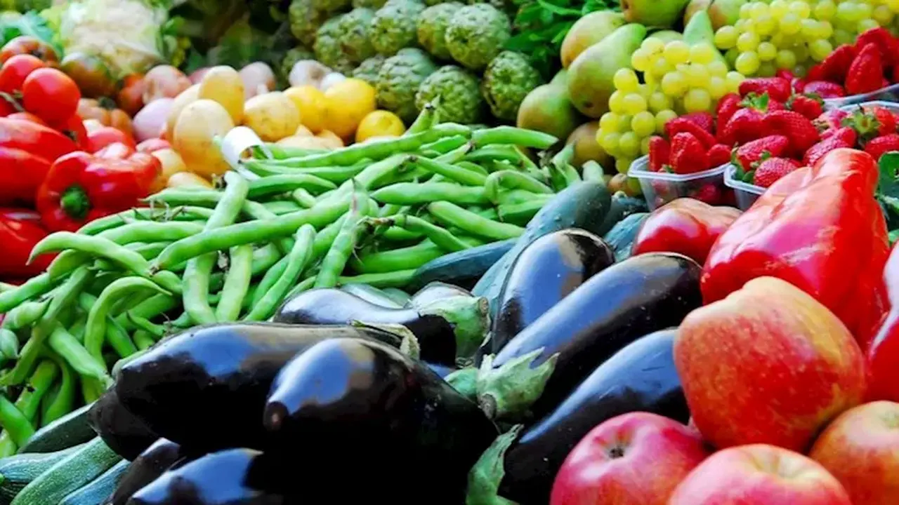 أسعار الخضروات والفاكهة بسوق العبور اليوم.. ارتفاع الطماطم